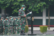 Gelar Apel Luar Biasa,...
