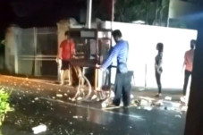 Melaju dengan Kecepatan...