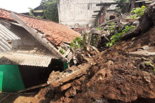 Tebing Proyek Double...