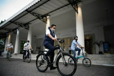 Anies: Idealnya Jakarta...
