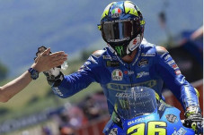 Balas Kritikan Lorenzo,...
