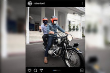 Mengenal BMW R27, Moge...