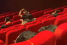 Viral Penonton Bioskop...