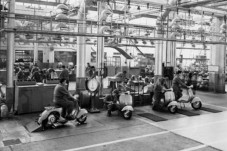 Sejarah Vespa Piaggio,...