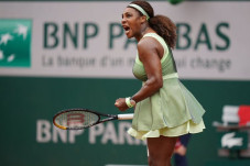 Serena Williams Tantang...