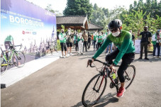 Gowes 55 Kilometer Yogyakarta-Borobudur,...