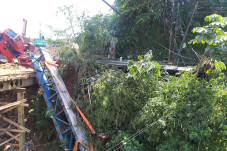 Kronologi Crane Proyek...