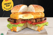 Carls Jr Perkenalkan...