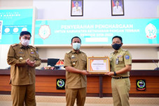 Pemkab Bantaeng Dapat...