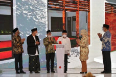 Wapres Resmikan Bank...