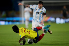Argentina Gagal Kalahkan...