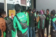 Akibatkan Antrean Mengular,...
