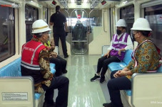 Jajal Kereta LRT Buatan...