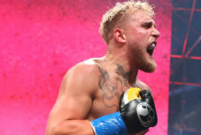 Ejek McGregor, Ancam...