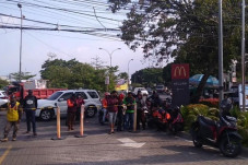 Nasib Driver Ojol, Antre...