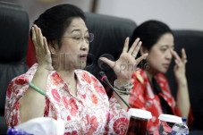 Megawati Raih Gelar...