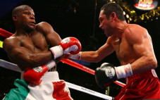Oscar De La Hoya Tantang...