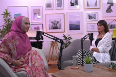 Luna Maya Minta Netizen...