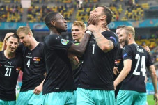 Aksi Alaba Bungkam Mulut...