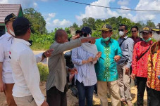 Keluh Kesah Warga Desa...