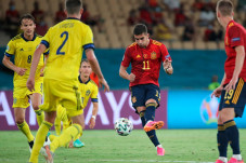 Spanyol Ditahan Swedia,...
