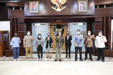 Mahfud MD: Masukan Revisi...