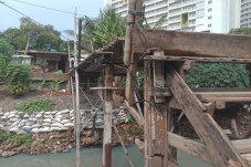 Perbaikan Jembatan Reyot...