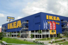 Tutup Giant, HERO Akan...