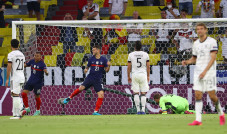 Gol Bunuh Diri Bikin...