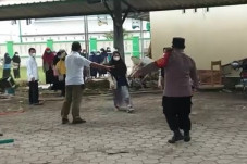 33 Santri Positif COVID-19,...