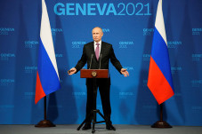 Putin: AS Bukan Contoh...
