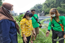 Jaga Alam, Bantaran...