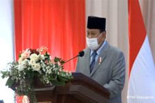 Prabowo Ingin Dokumen...