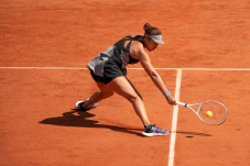 Tinggalkan Wimbledon,...