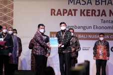 Adnan Resmi Jabat Sekjen...