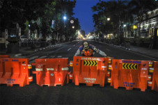 Komunitas LaporCovid...