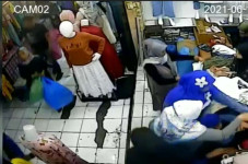 Wanita Pencuri Ini Lihai...