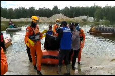 Belitung Timur Gempar,...