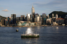 Hong Kong Longgarkan...