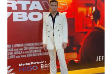 Jas Putih Jefri Nichol...