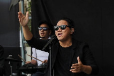 Berpulang, Vokalis Steven...