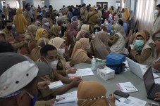 Vaksin Covid-19 Jadi...
