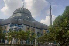 Selama 2 Pekan, Masjid...