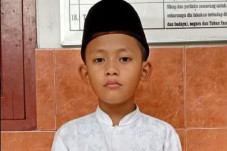 Usia 9 Tahun Hafiz Quran,...
