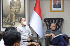 Ketua DPD RI Ucapkan...