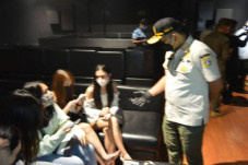 Langgar PPKM Mikro,...