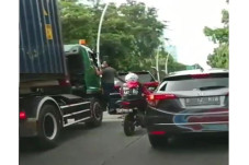 Warganet Desak Polisi...