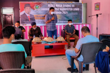 Warga Bua Keluhkan Jalan...