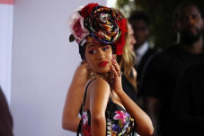 Cardi B Umumkan Hamil...