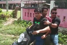 Tak Kuat Tahan Napsu,...